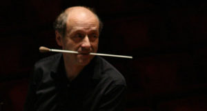 Ivan Fischer met dirigeerstok